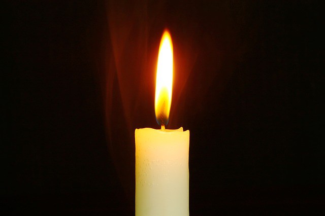 candle-759143_640