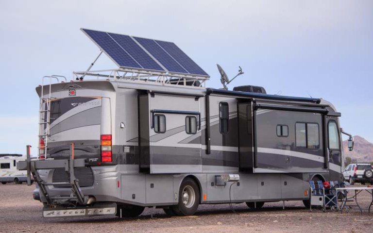 03-701-Solar-panels-on-motorhome-RV-camping-in-Quartzsite-Arizona