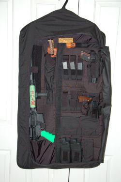 skinner_htf_tactical_garment_bag_hide_guns_ar-15_pistols_plain_sight