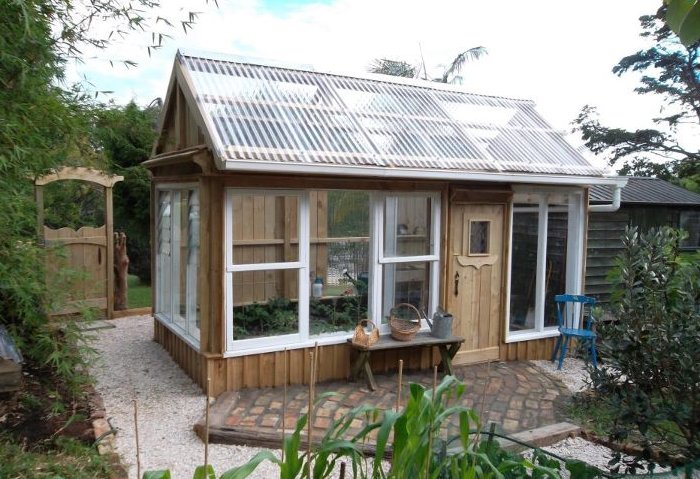 greenhouse-from-old-windows